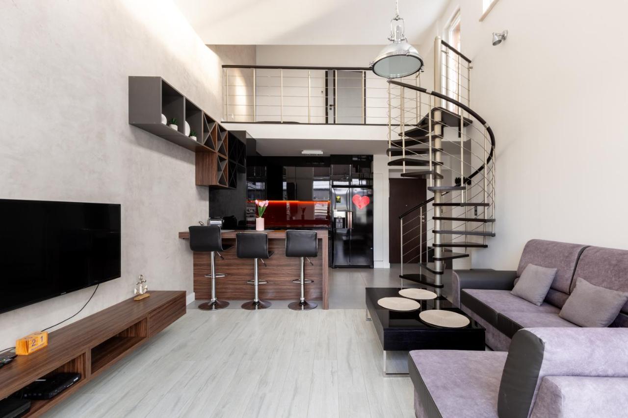 Janki Bryla Two-level